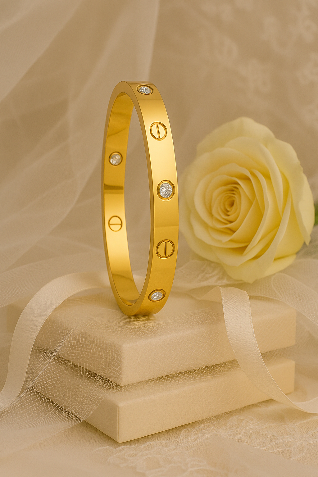 Luxury Anti Tarnish Screw Bracelet with Diamond Detailing