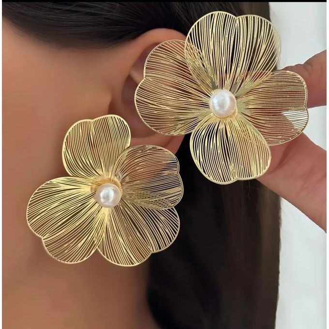 Elysian Pearl Stud Earrings