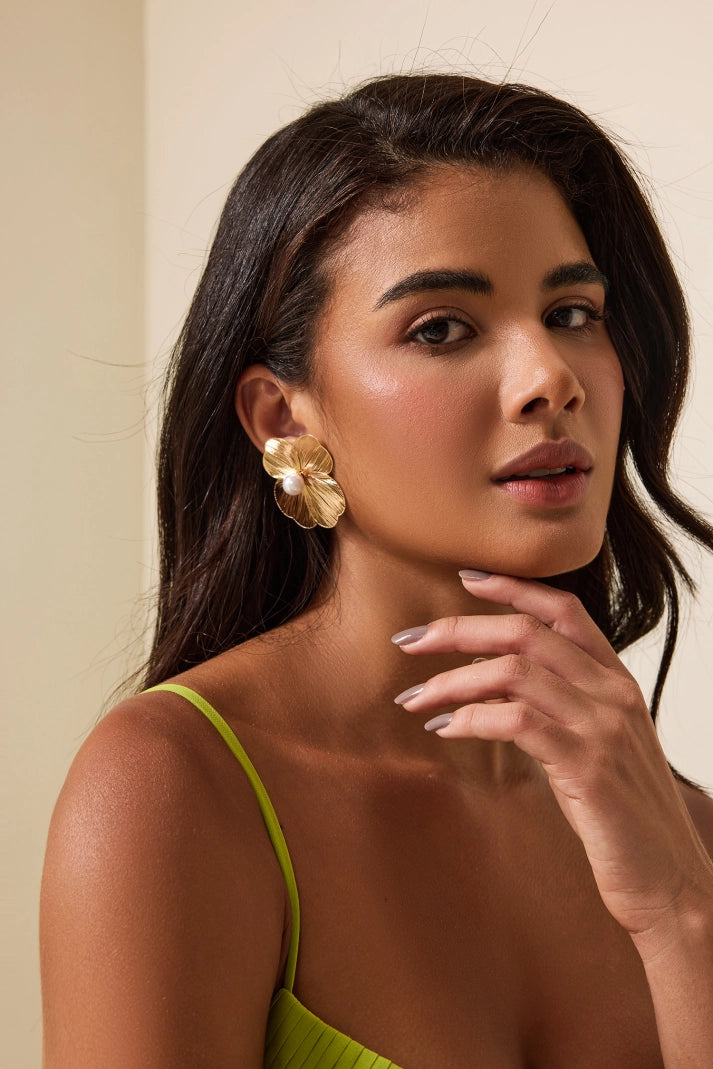 Elysian Pearl Stud Earrings