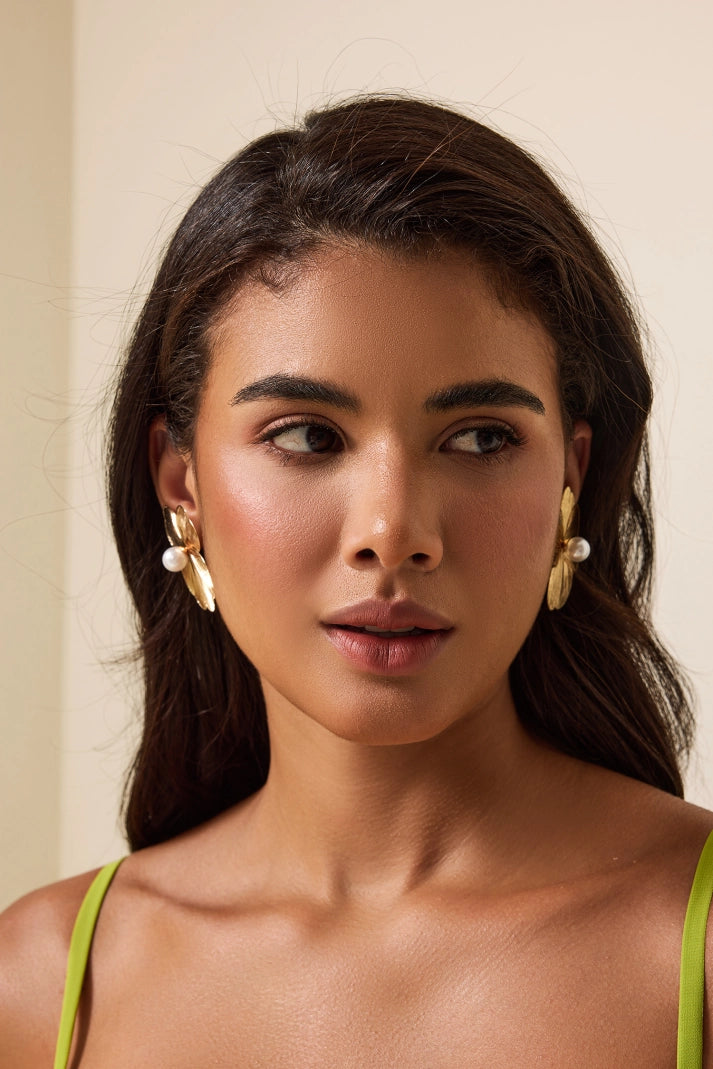 Elysian Pearl Stud Earrings