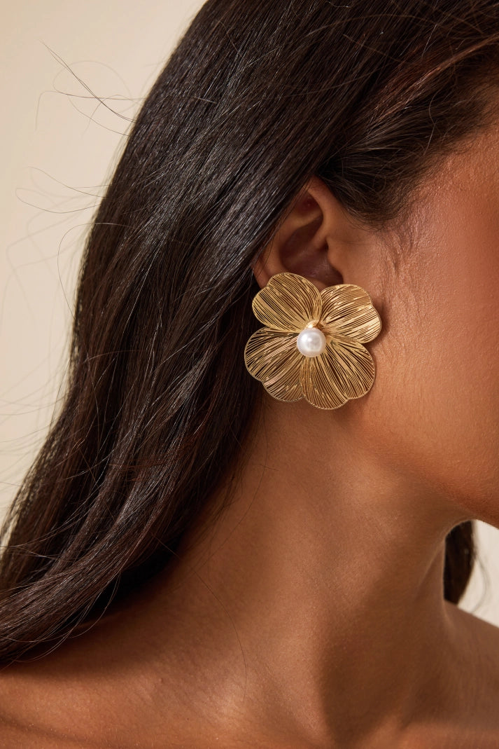 Elysian Pearl Stud Earrings