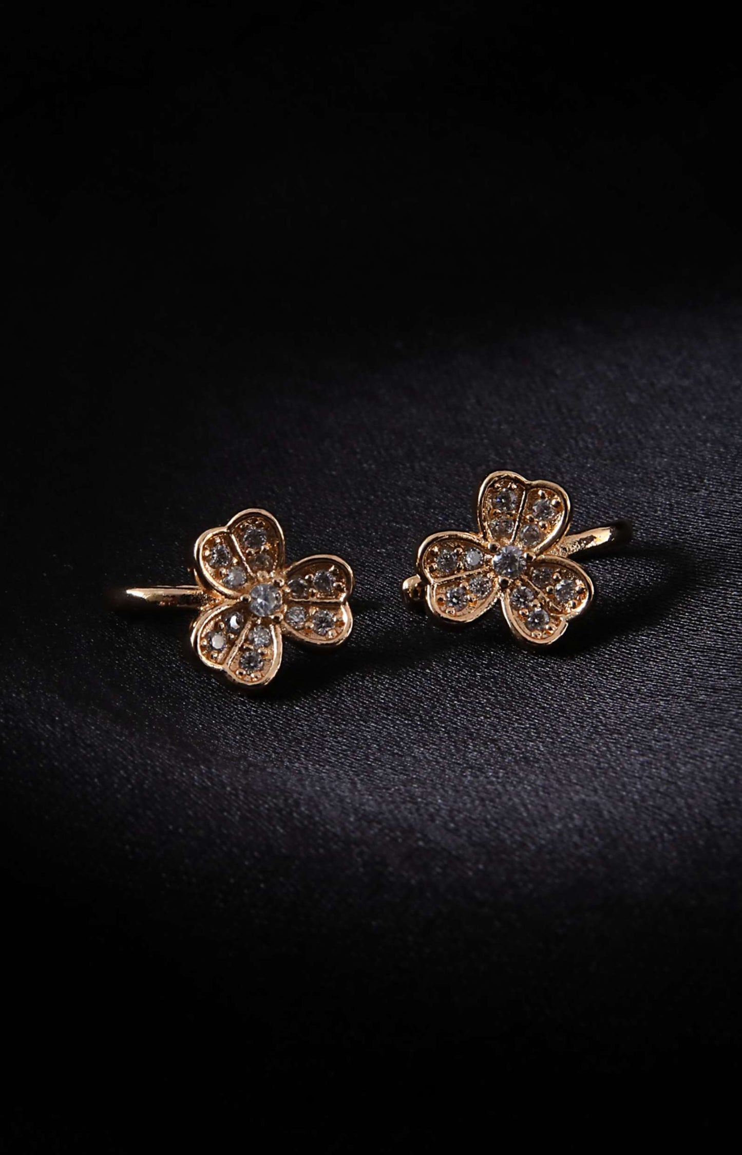 Twinkly Nose Pin