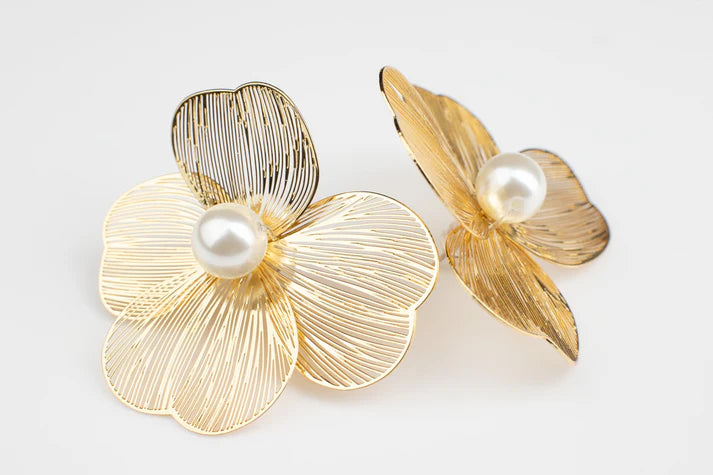 Elysian Pearl Stud Earrings