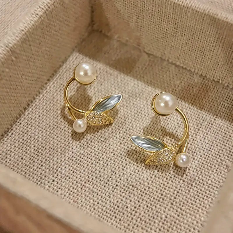 Pearl Vine Twilight Earrings