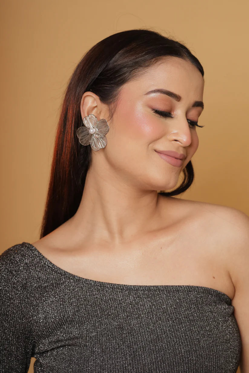 Elysian Pearl Stud Earrings