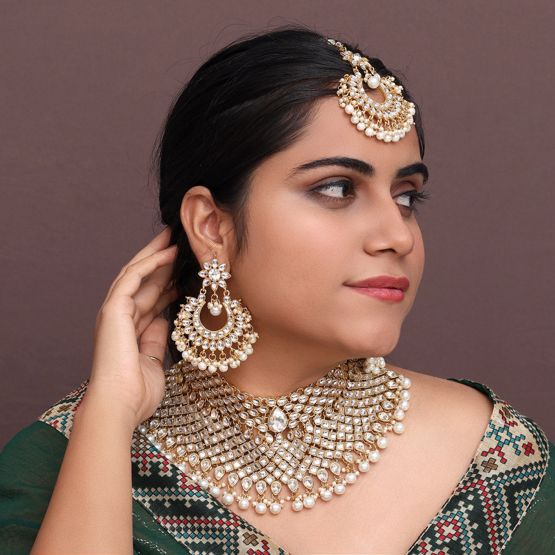 Nirvana Statement Kundan Necklace Set