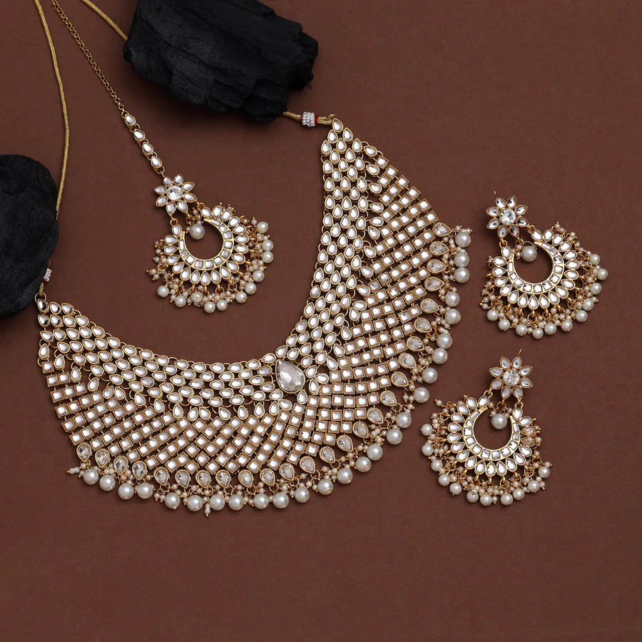Nirvana Statement Kundan Necklace Set