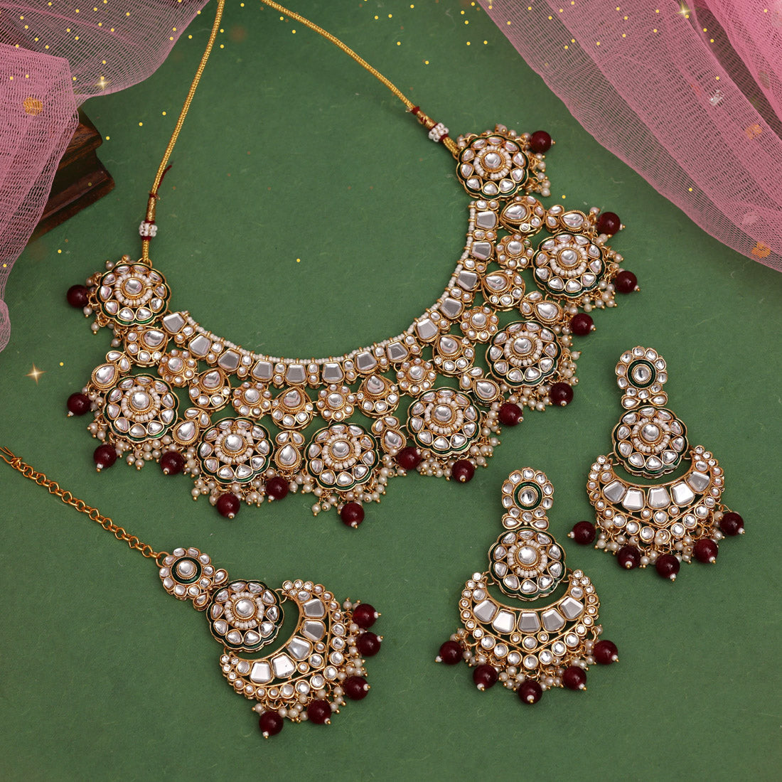 Kaamini Kundan Necklace Set