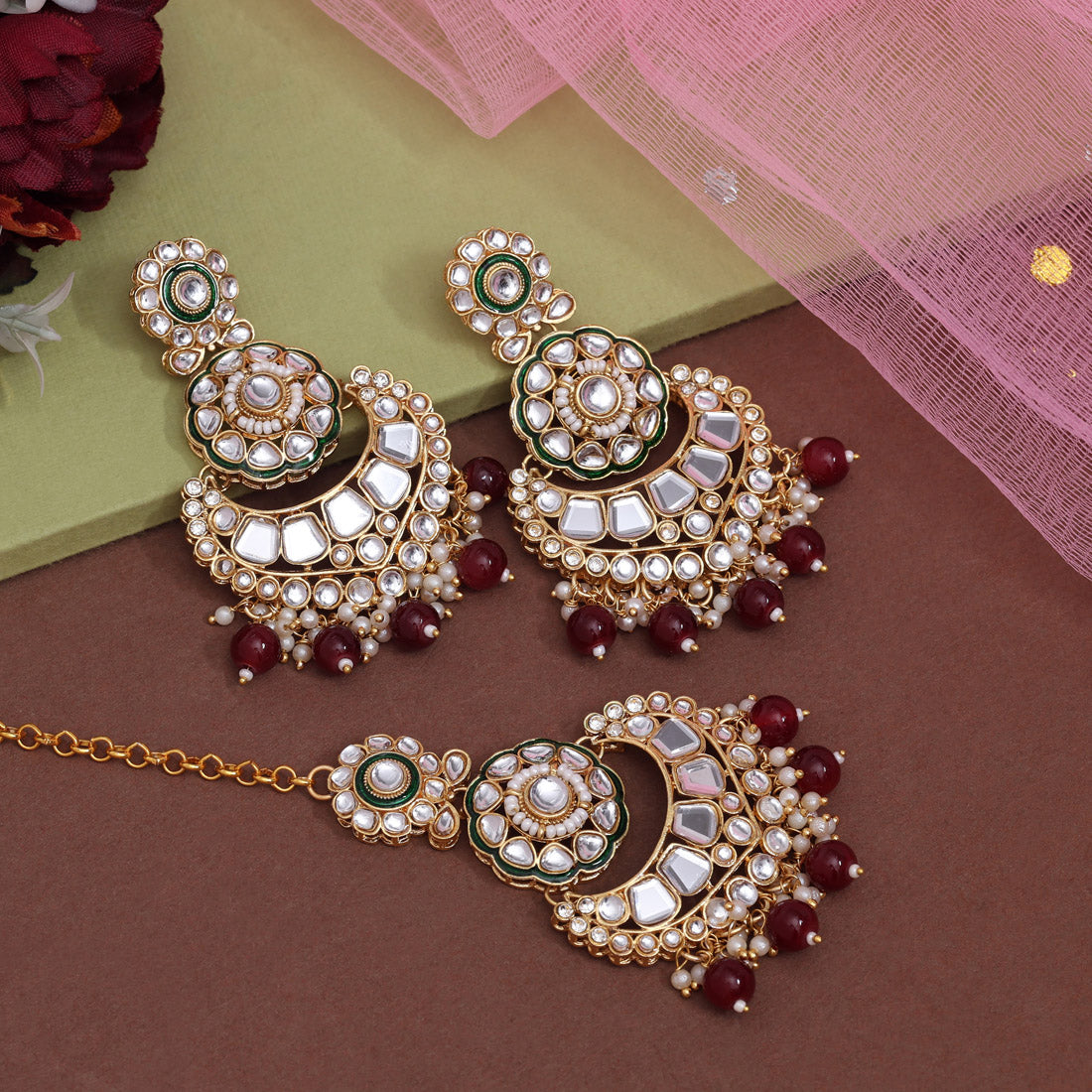 Kaamini Kundan Necklace Set