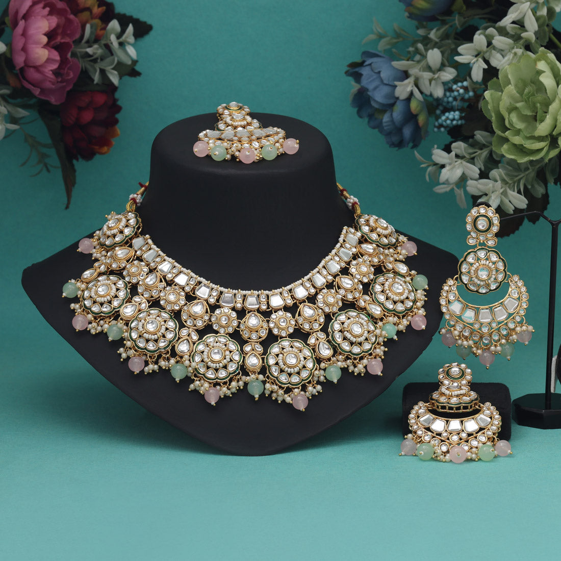 Kaamini Kundan Necklace Set