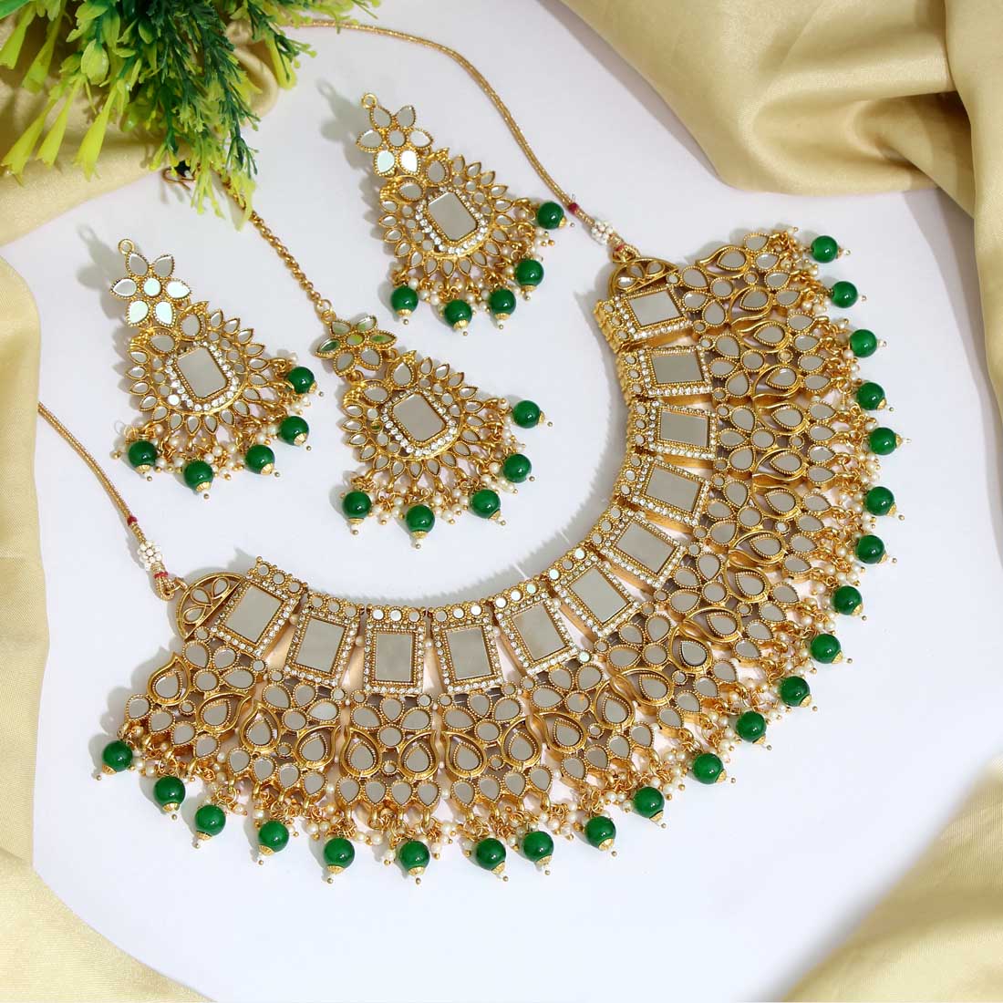 Rukmini Kundan Necklace Set