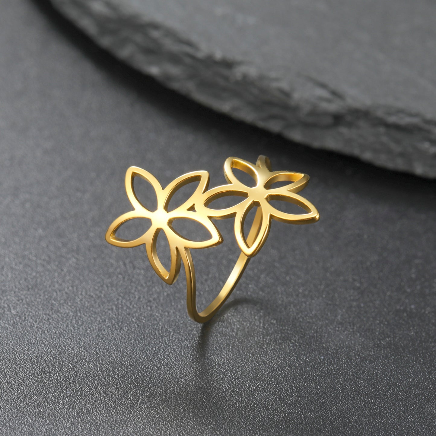 Twin Daisy Blooms Ring