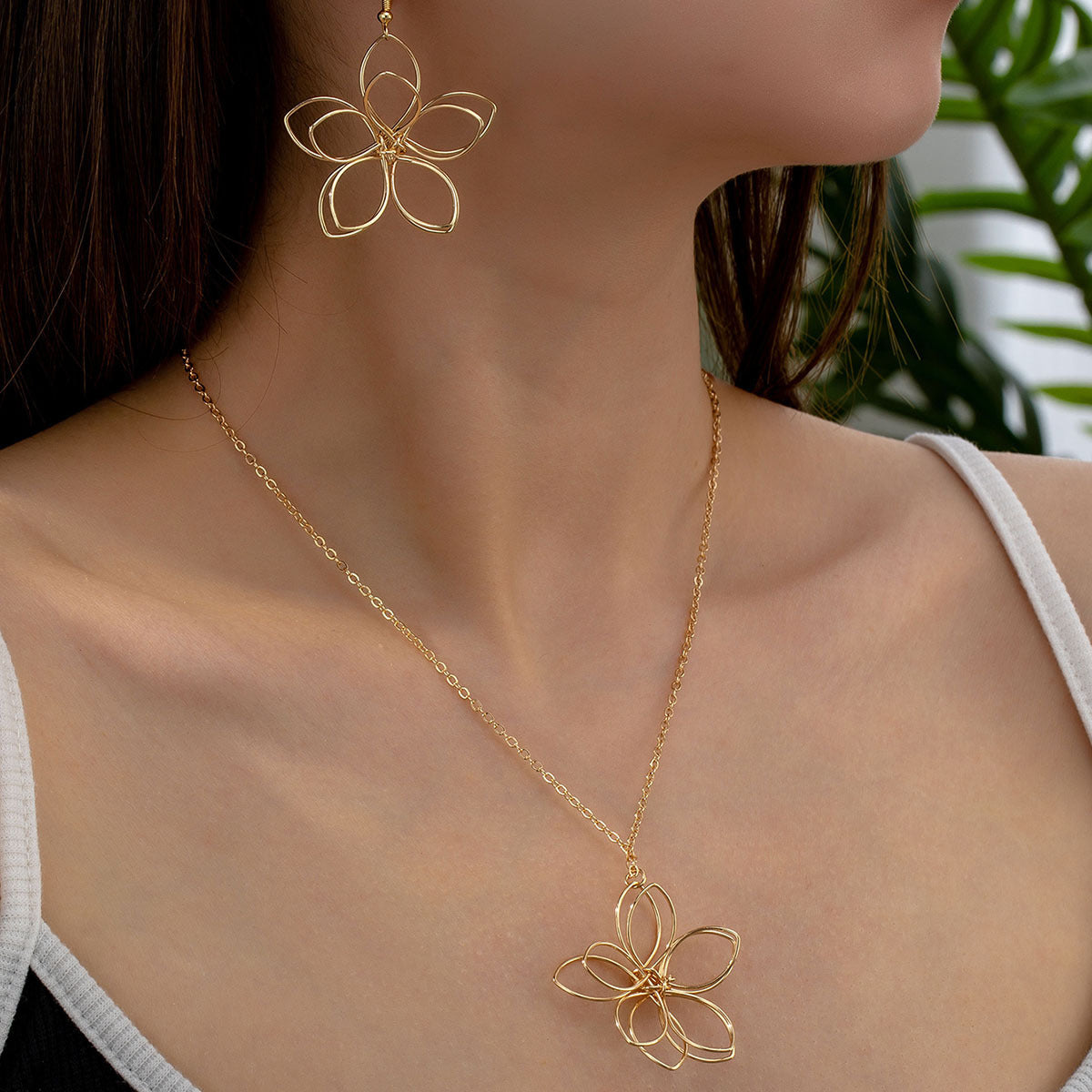 Magnolia Necklace Set