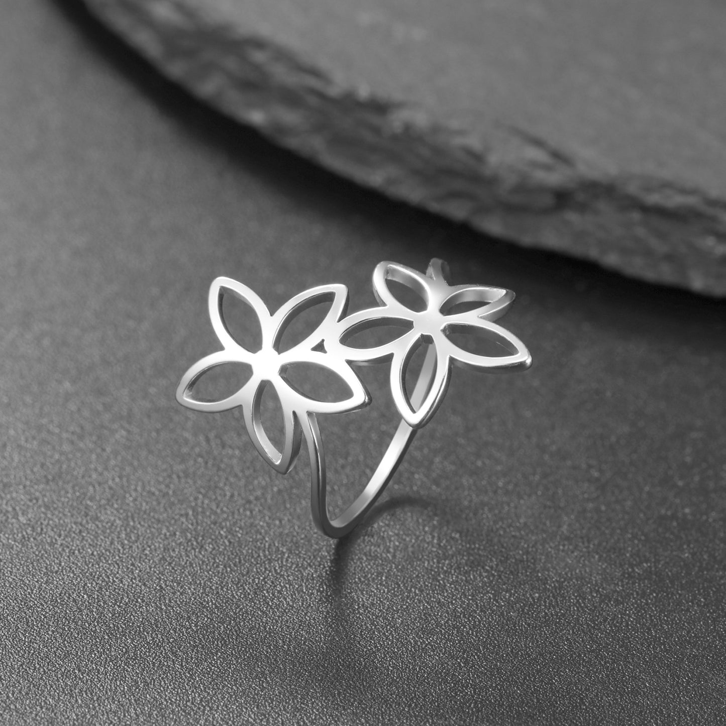 Twin Daisy Blooms Ring