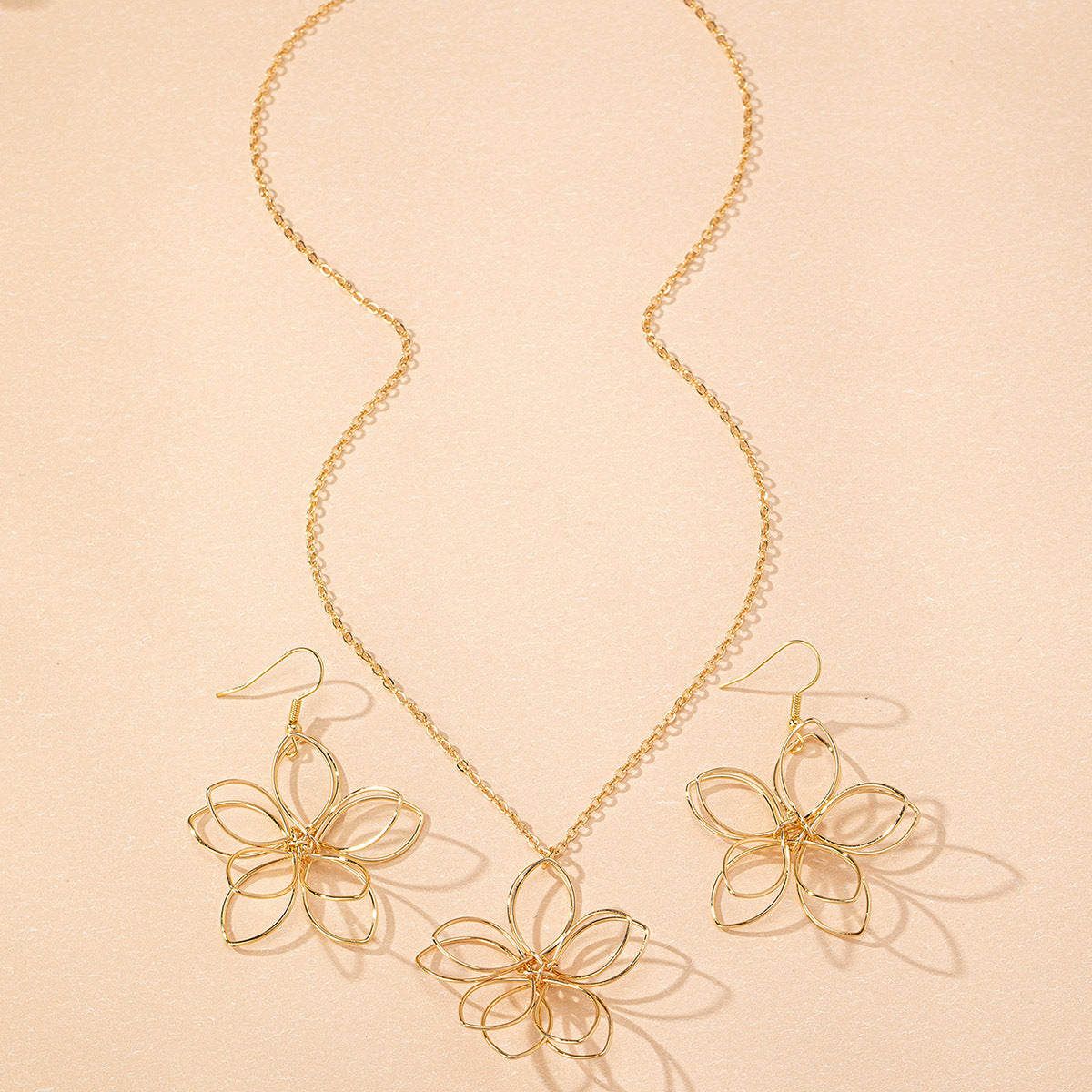 Magnolia Necklace Set