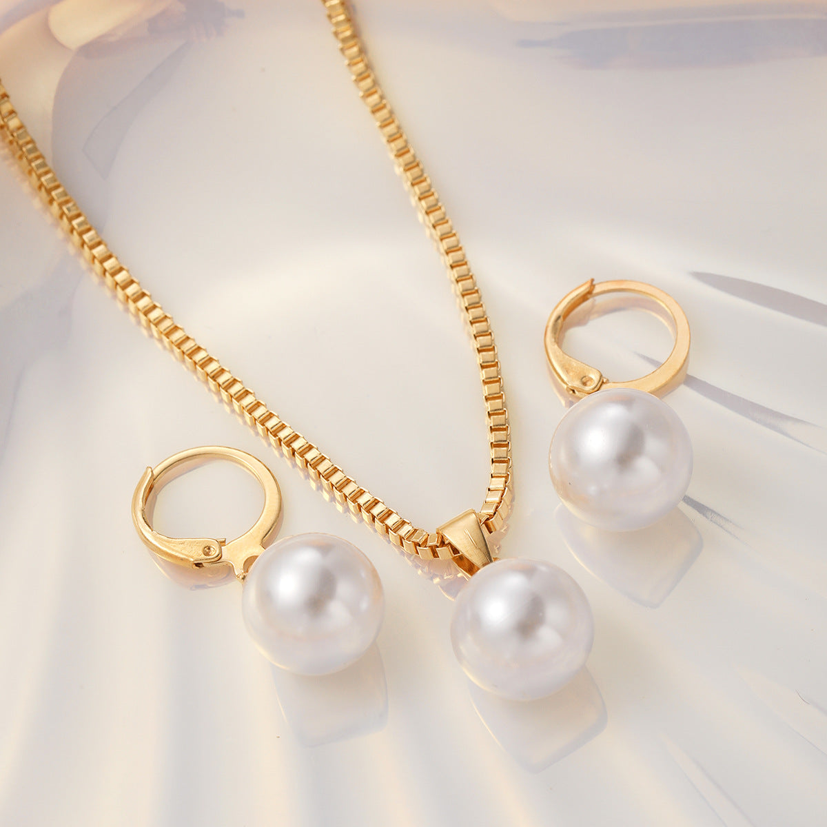 Margot Pearl Necklace Set