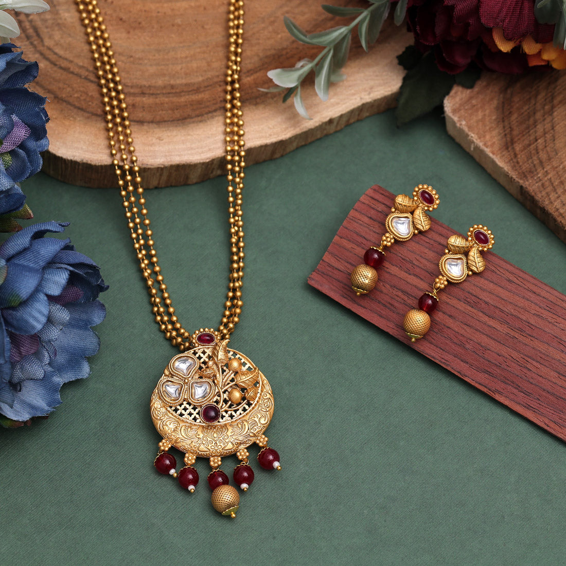 Lalitha Pendant Set