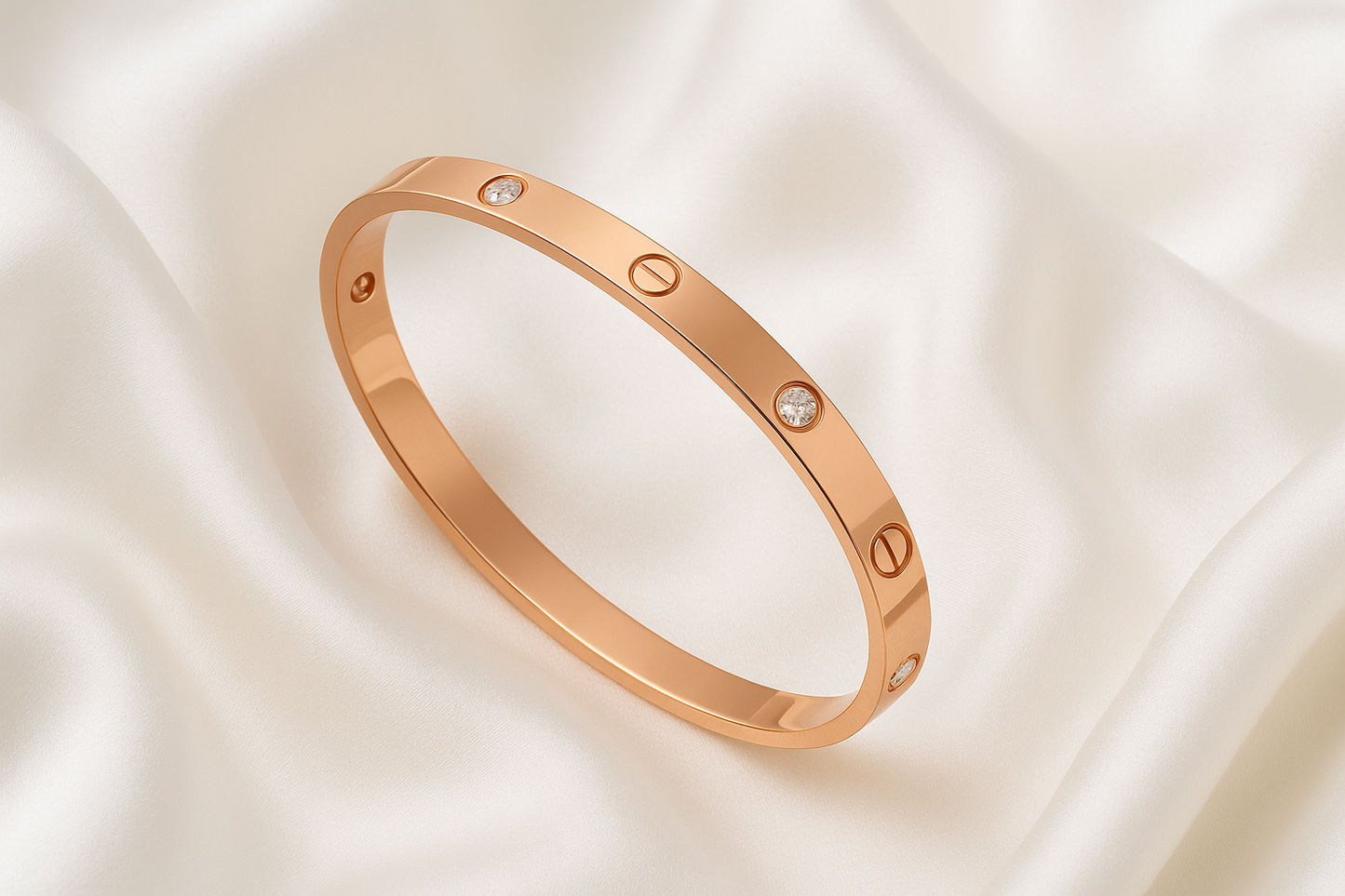 Luxury Anti Tarnish Screw Bracelet with Diamond Detailing