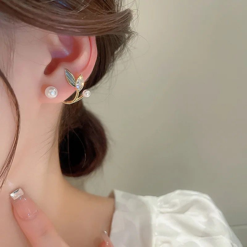 Pearl Vine Twilight Earrings