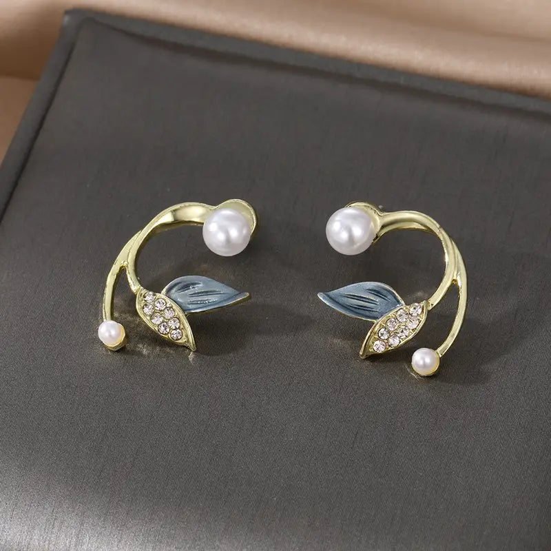 Pearl Vine Twilight Earrings