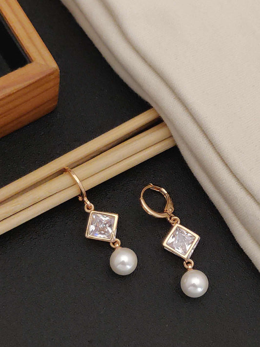 Dangle Pearl Earrings