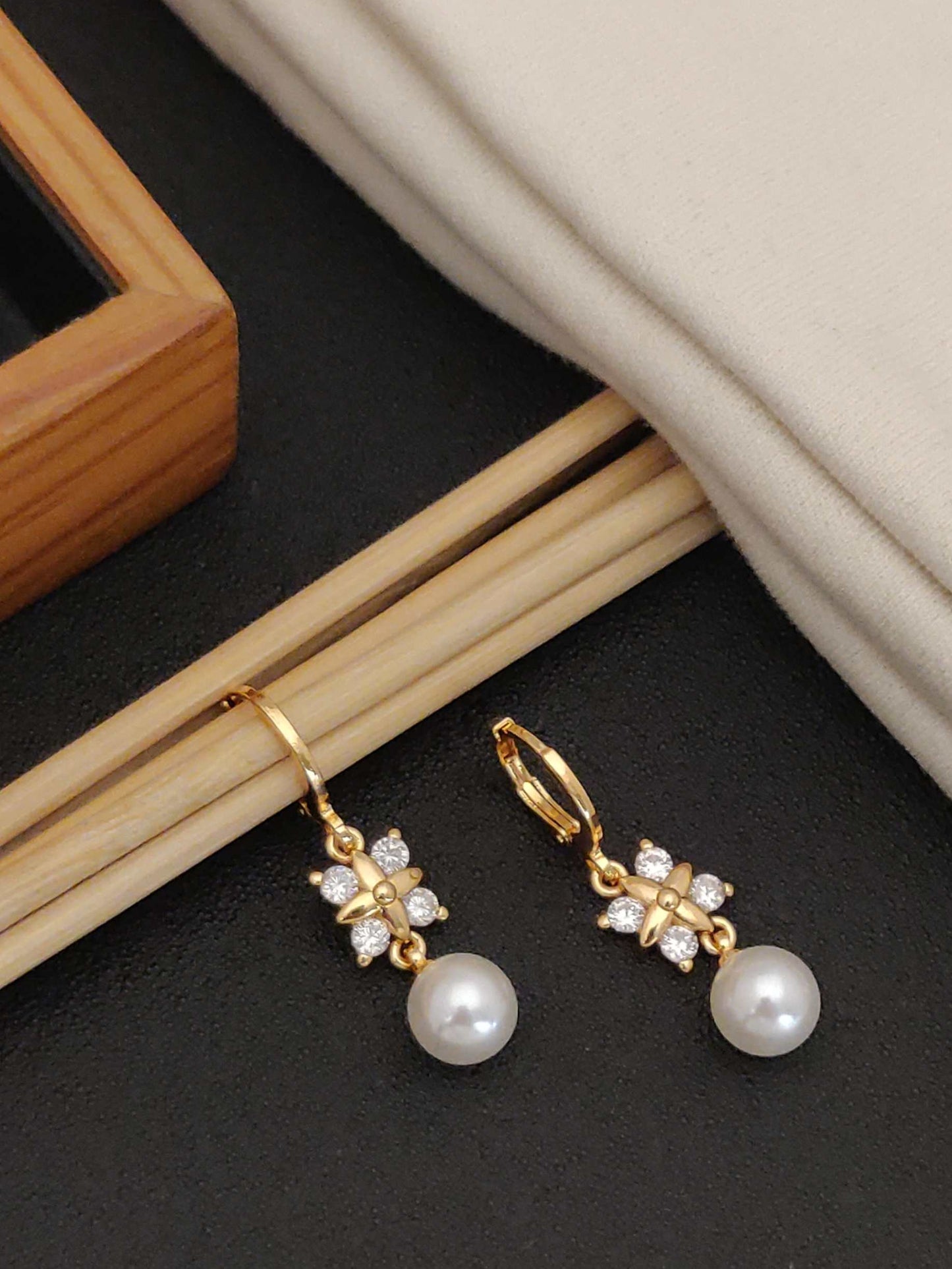 Bow Pearl Earrings