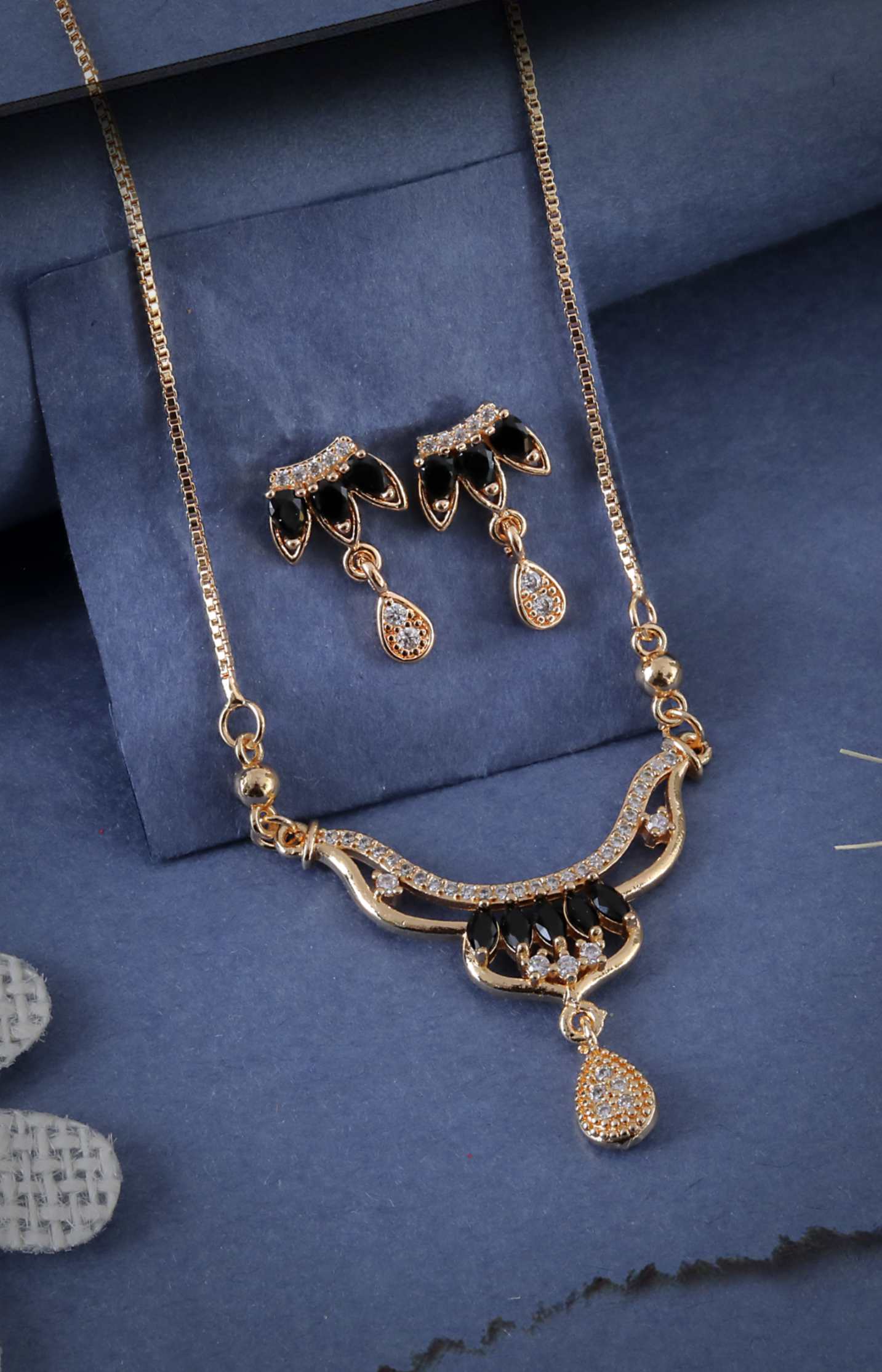 Soul Luxe Diamond Necklace Set