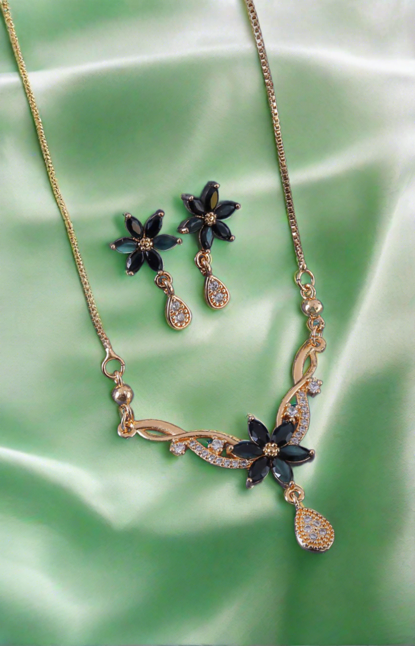 Black Daali Diamond Necklace Set