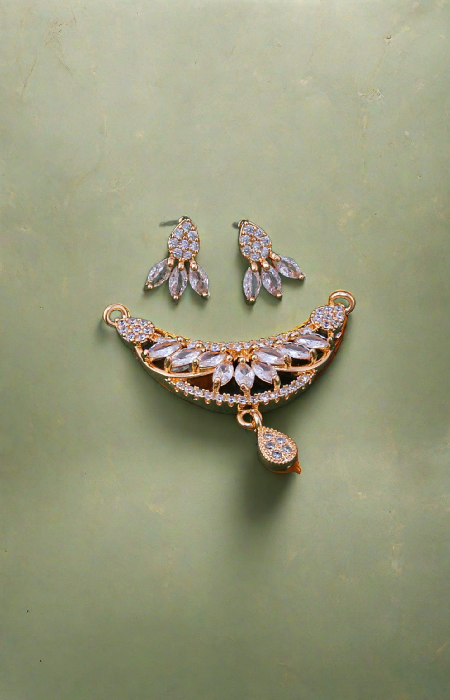 Evergreen Locket Necklace Set