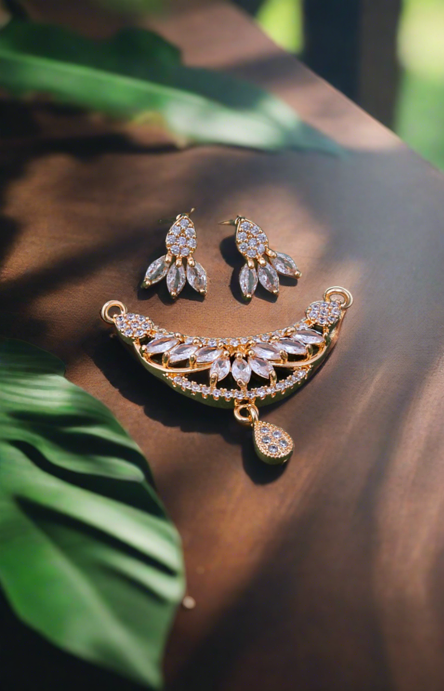 Evergreen Locket Necklace Set