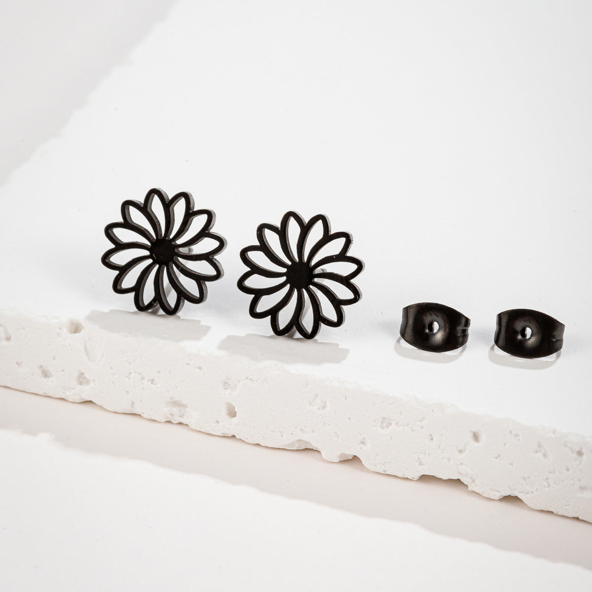 Sunflower Luster Stud Earrings