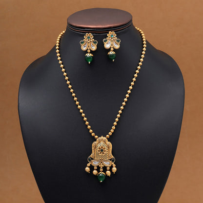 Shyamalika Pendant Set